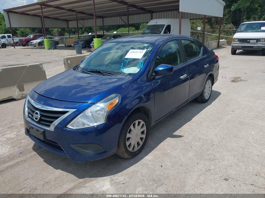 2018 NISSAN VERSA auction photo 2