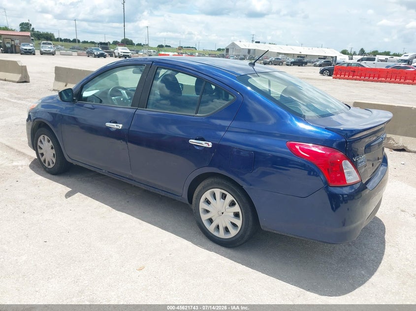 2018 NISSAN VERSA auction photo 3