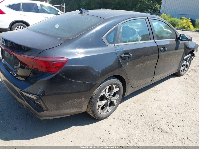 Vin: 3kpf24ad4me404297, lot: 46120404, kia forte lxs 20214