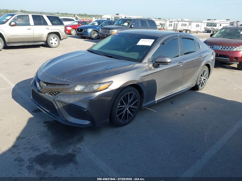 2021 TOYOTA CAMRY auction photo 2