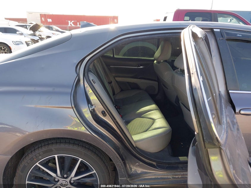 2021 TOYOTA CAMRY auction photo 8