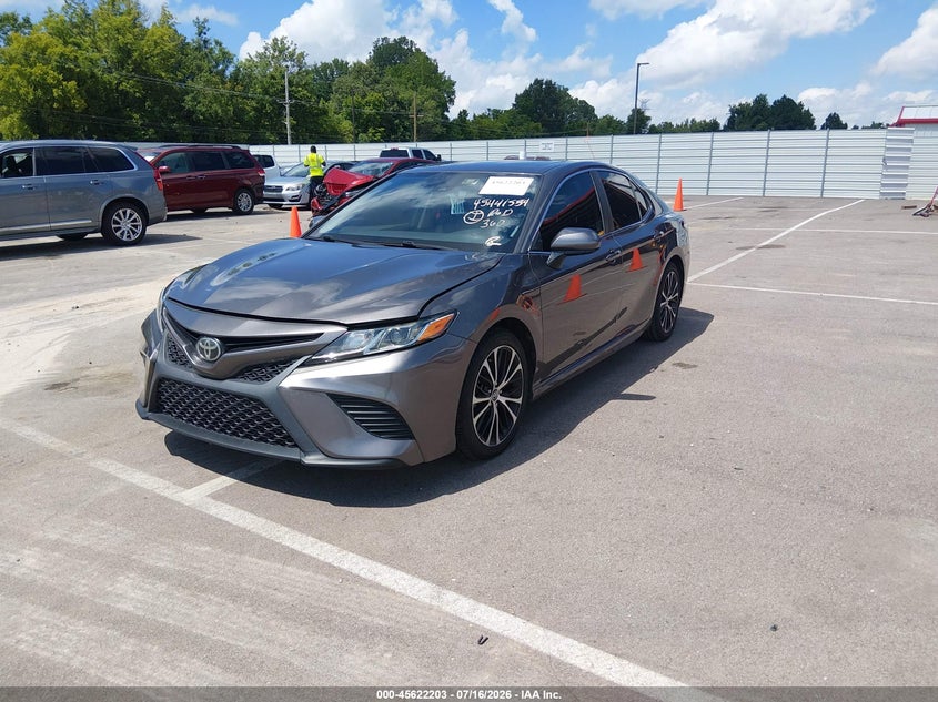 2020 TOYOTA CAMRY auction photo 2