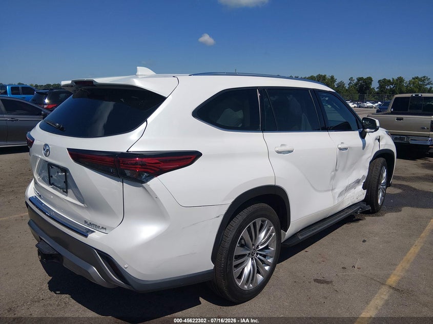 2023 TOYOTA HIGHLANDER auction photo 4