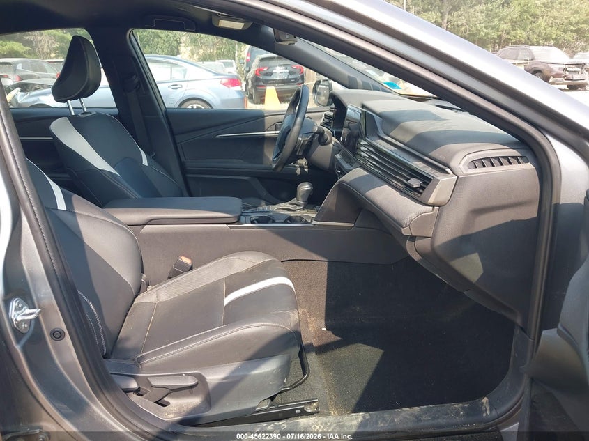 TOYOTA CAMRY - zdjęcie 5