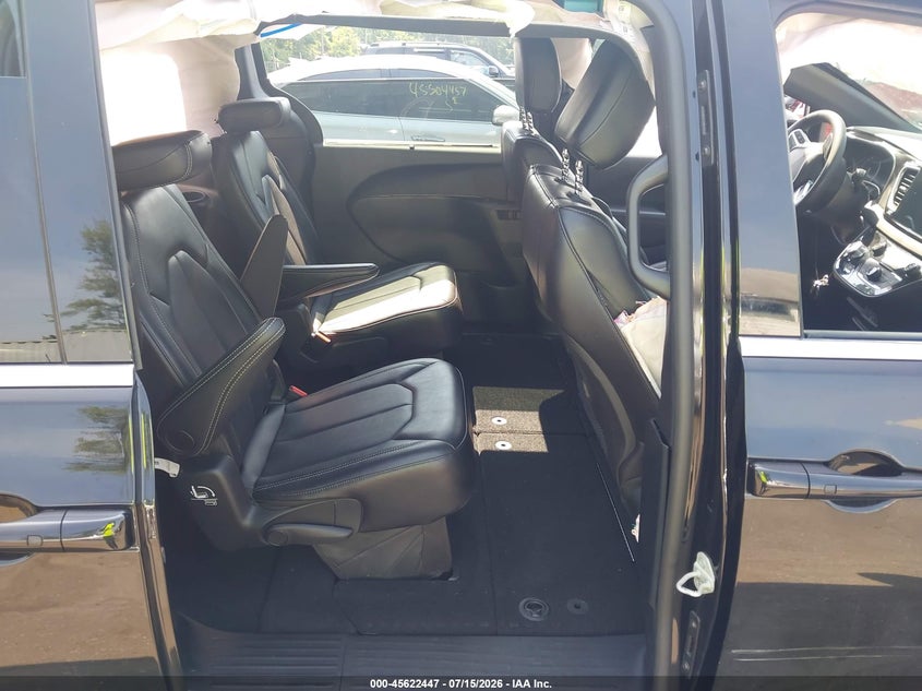 2026 CHRYSLER VOYAGER auction photo 8