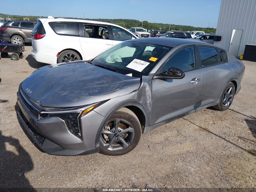 Vin: 3kpft4de0se117568, lot: 46120953, kia k4 lxs 20252