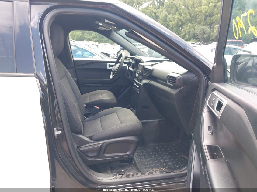 2023 FORD POLICE INTERCEPTOR UTILITY auction photo 5
