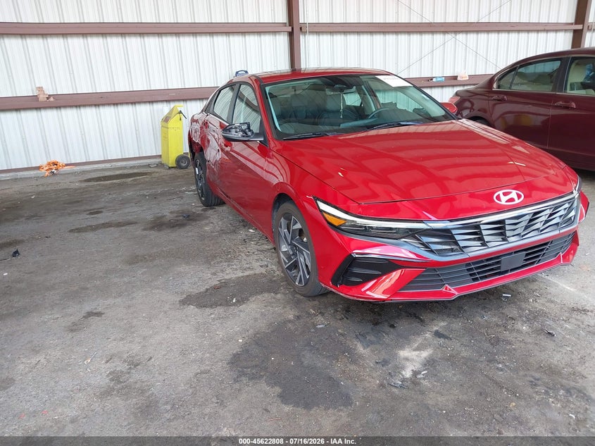 2025 HYUNDAI ELANTRA auction photo 1