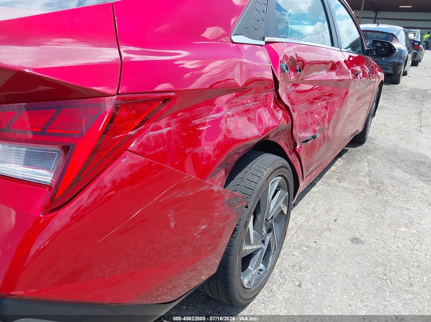 2025 HYUNDAI ELANTRA auction photo 6