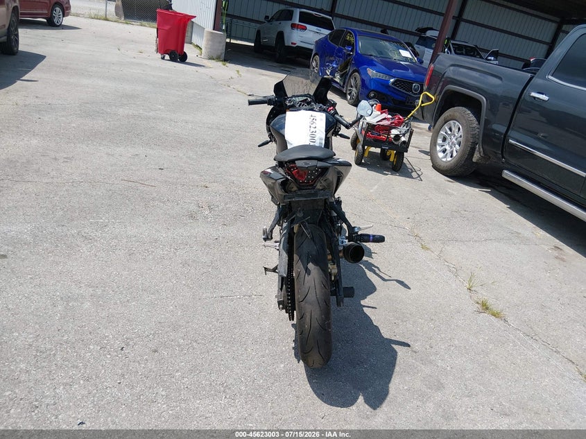 2020 Yamaha Yzfr3 A VIN: MH3RH18Y9LK003568 Lot: 45623003