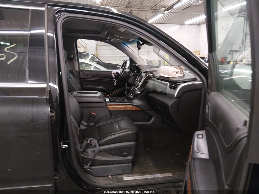 CHEVROLET SUBURBAN - zdjęcie 5