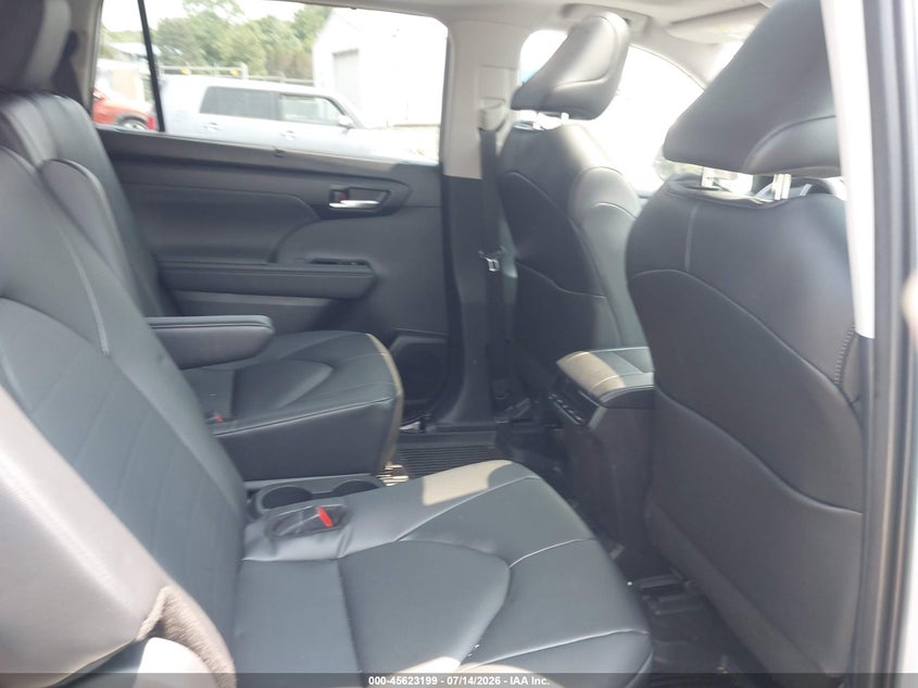 2026 TOYOTA HIGHLANDER auction photo 8