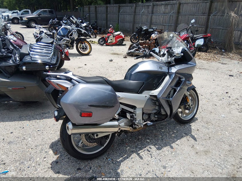 2004 YAMAHA FJR1300 auction photo 4