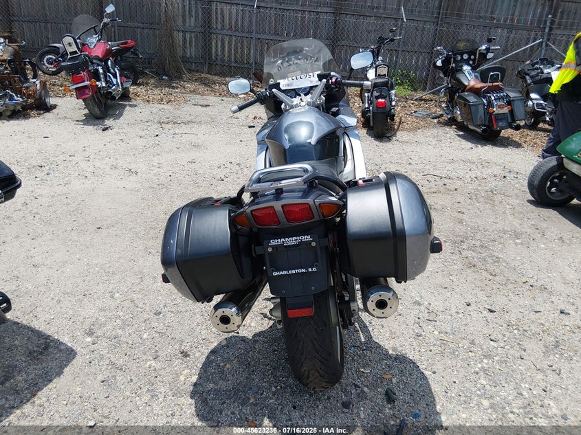 2004 YAMAHA FJR1300 auction photo 6