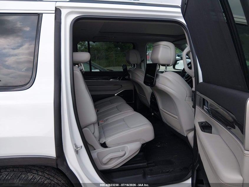 2022 Jeep Wagoneer Series Ii 4X4 VIN: 1C4SJVBTXNS214984 Lot: 45623238