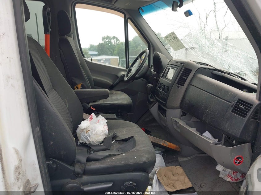 2011 MERCEDES-BENZ SPRINTER 2500 auction photo 5