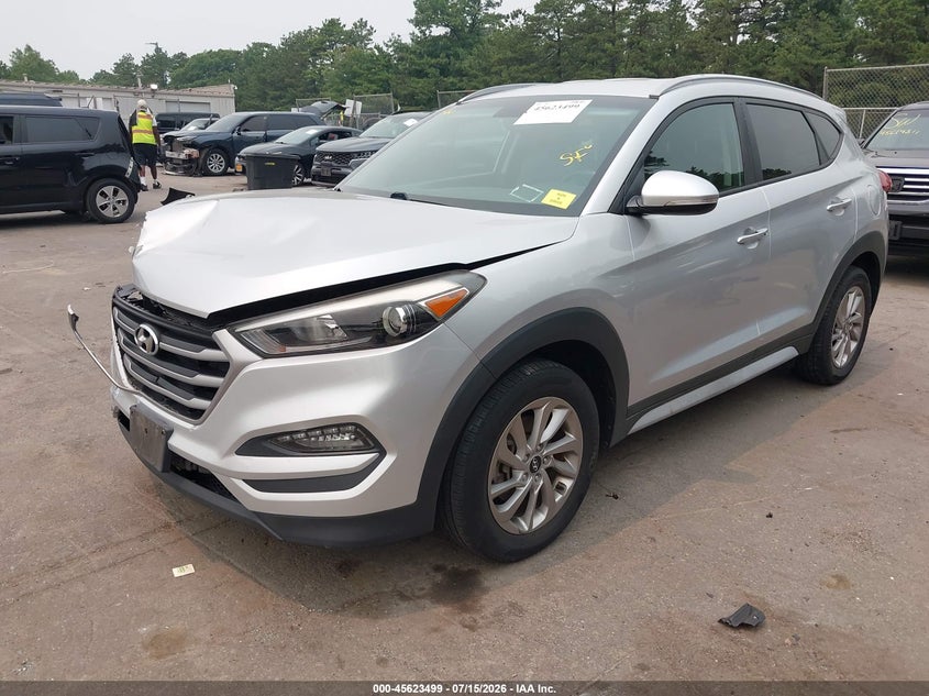 2017 HYUNDAI TUCSON auction photo 2