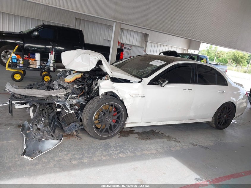 MERCEDES-BENZ AMG E 63 - zdjęcie 14