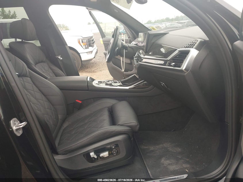 Фото 5 - BMW X7