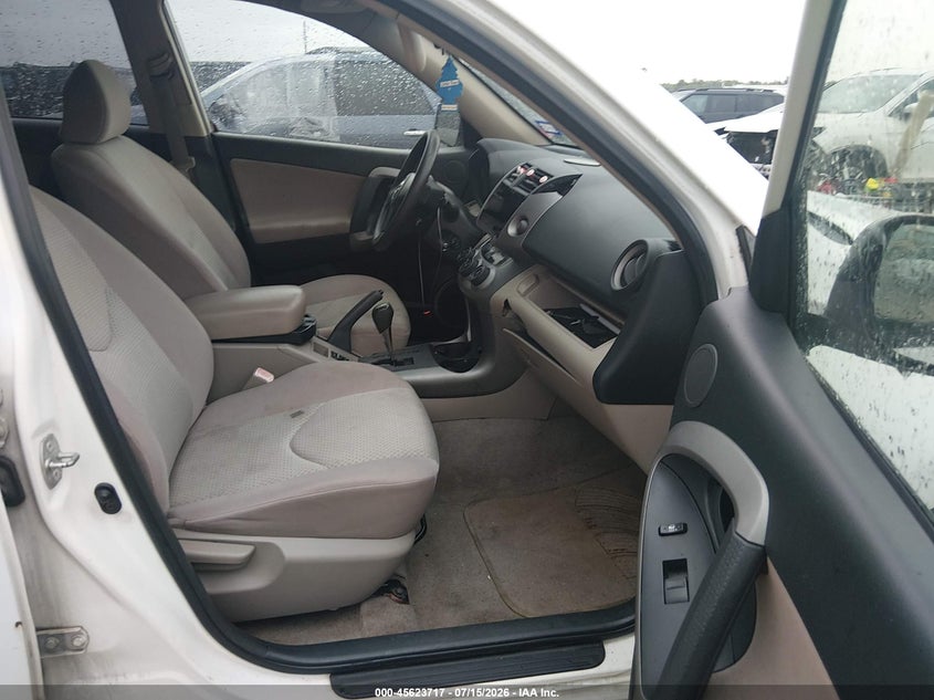AtlanticExpress - Toyota RAV4