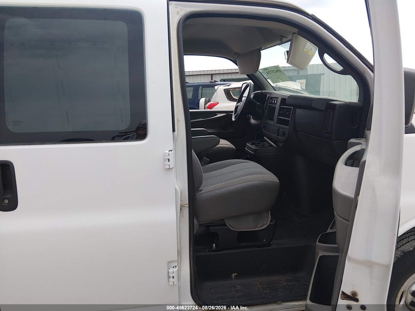 2015 CHEVROLET EXPRESS 3500 auction photo 5