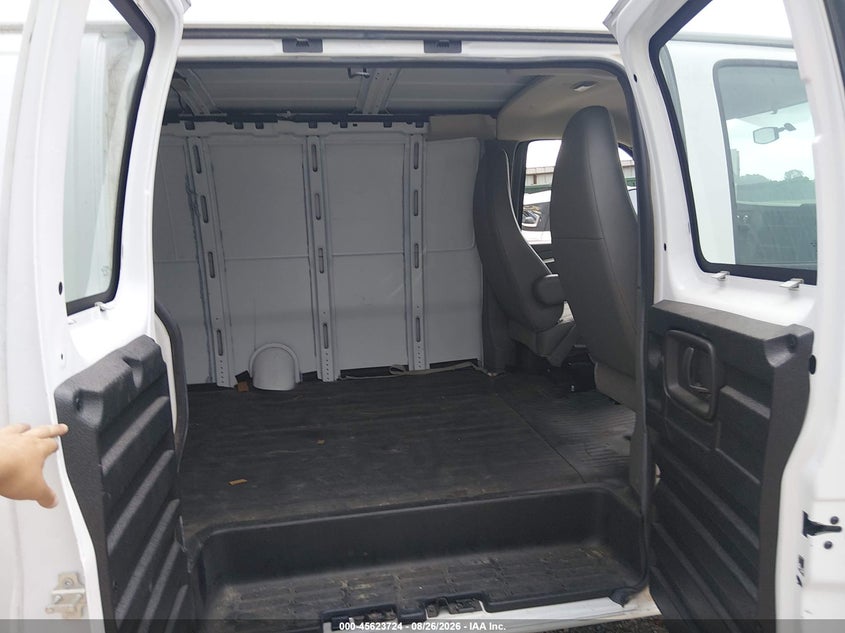 2015 CHEVROLET EXPRESS 3500 auction photo 8