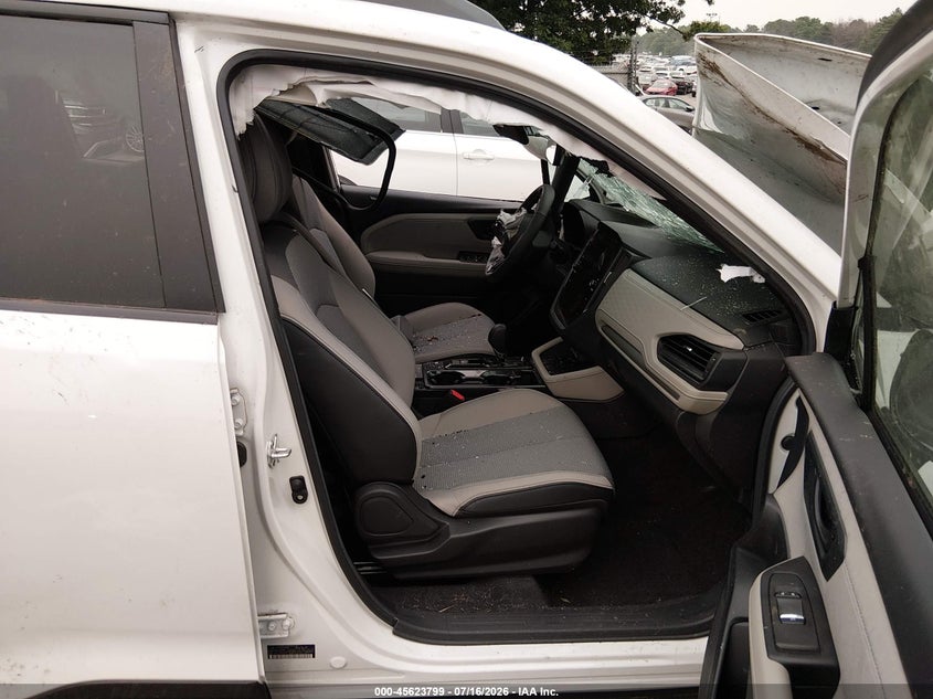 2026 SUBARU FORESTER auction photo 5