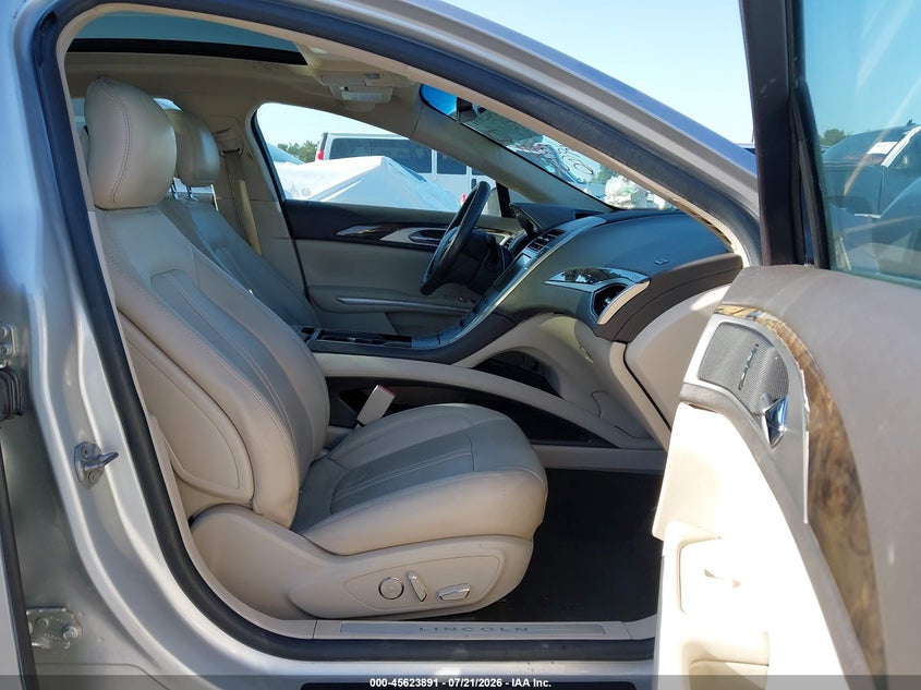 2016 LINCOLN MKZ HYBRID auction photo 5
