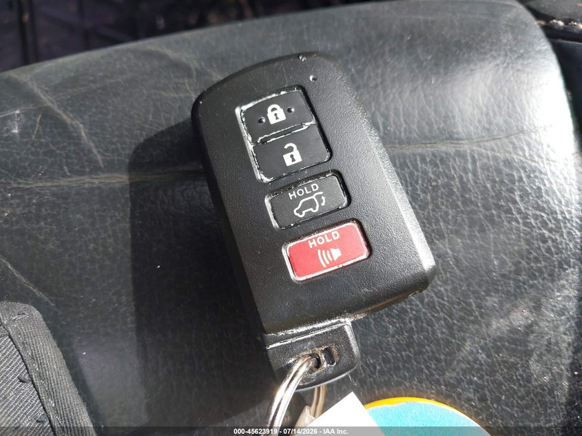 TOYOTA RAV4 - zdjęcie 11