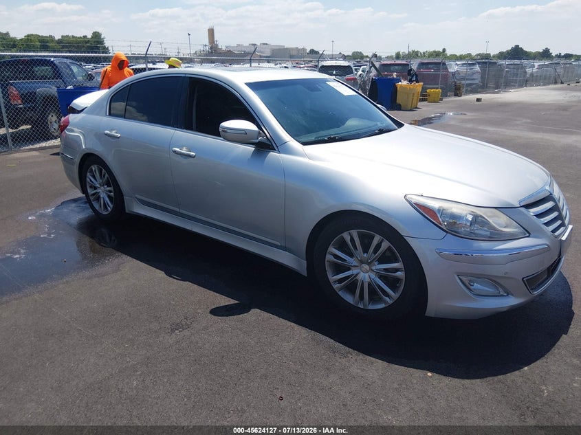 2013 HYUNDAI GENESIS auction photo 1