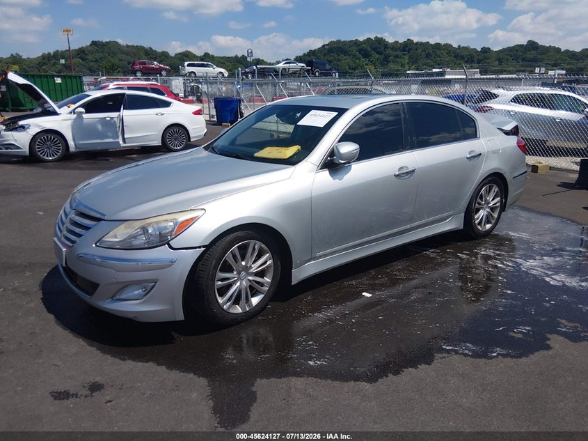 2013 HYUNDAI GENESIS auction photo 2