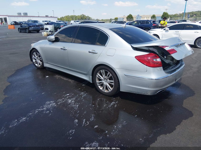 2013 HYUNDAI GENESIS auction photo 3
