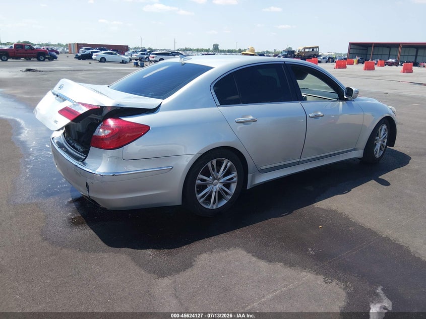 2013 HYUNDAI GENESIS auction photo 4