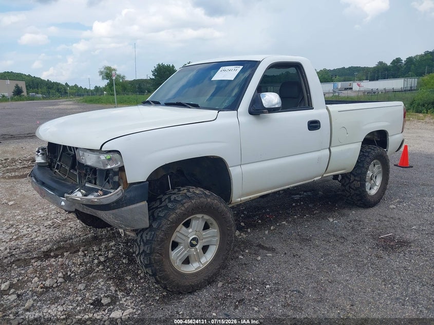 2000 Chevrolet Silverado, Front End, IAAI, VIN 1GCEK14V3YZ280631 — photo 2
