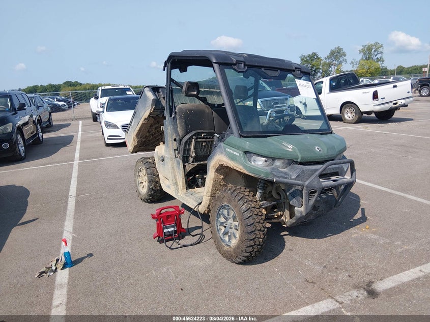 2024 CAN-AM DEFENDER auction photo 1
