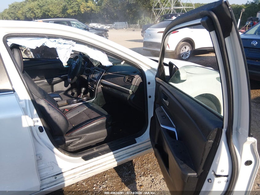 2016 TOYOTA CAMRY auction photo 5