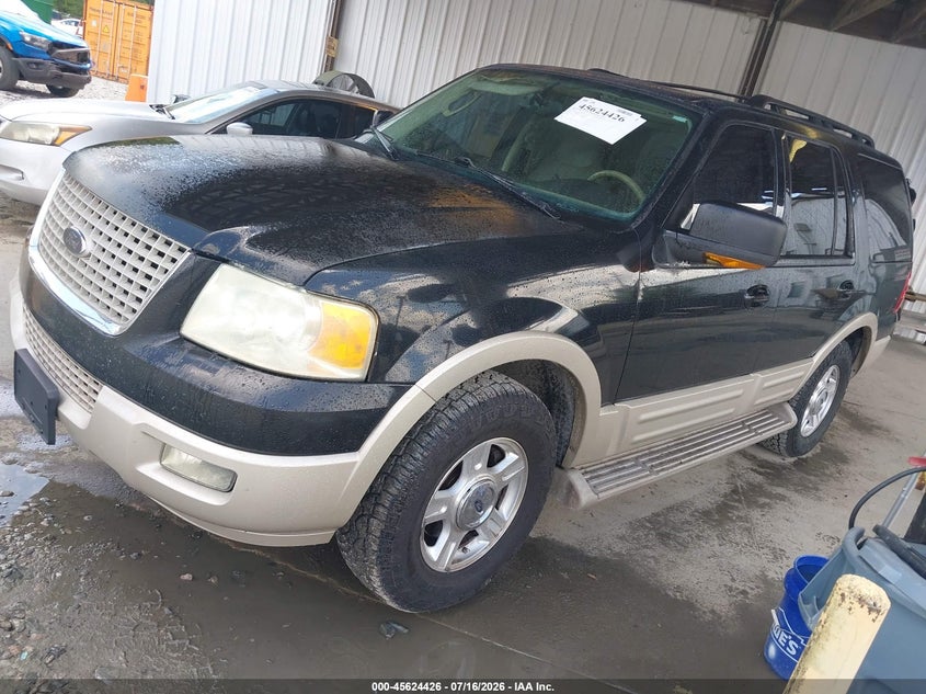 2005 Ford Expedition, Normal Wear & Tear, IAAI, VIN 1FMFU17545LA16242 — photo 2