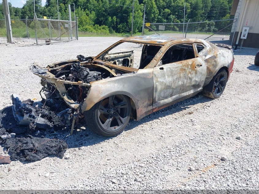 2022 Chevrolet Camaro, Повністю згоріле, IAAI, VIN 1G1FF1R73N0122754 — фото 2