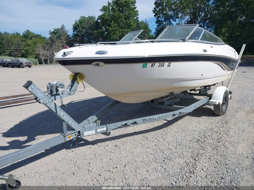 2006 CHAPARRAL 21' auction photo 2