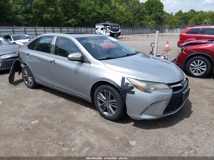 TOYOTA CAMRY - zdjęcie 1