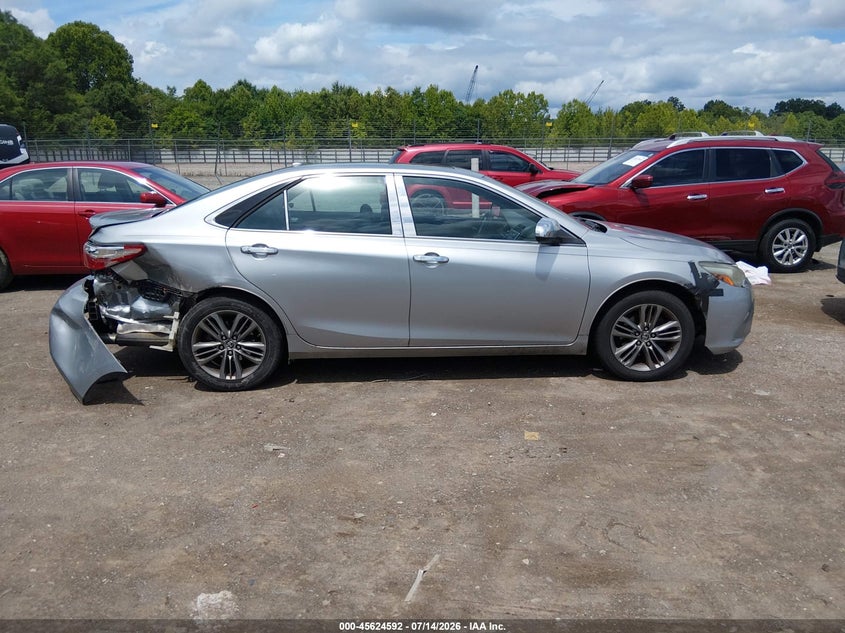 TOYOTA CAMRY - zdjęcie 13