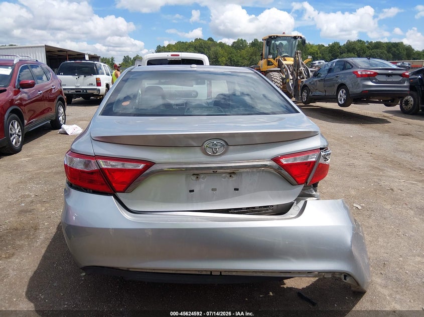 TOYOTA CAMRY - zdjęcie 16