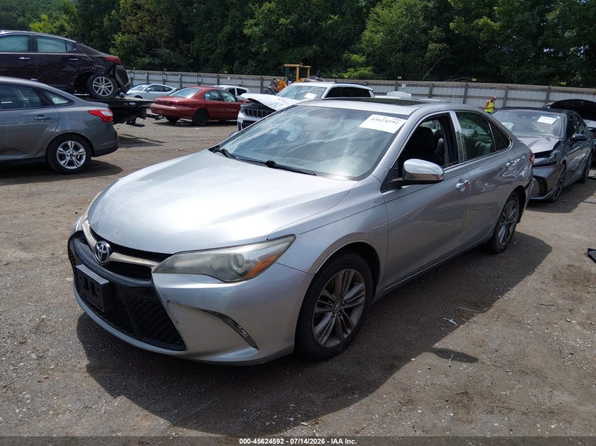 TOYOTA CAMRY - zdjęcie 2