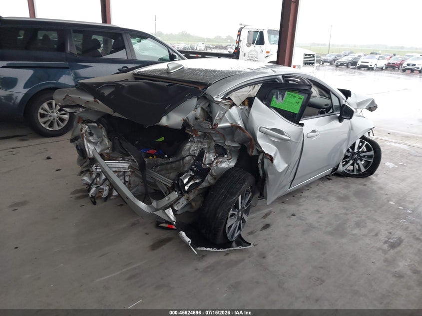 2022 NISSAN VERSA auction photo 4