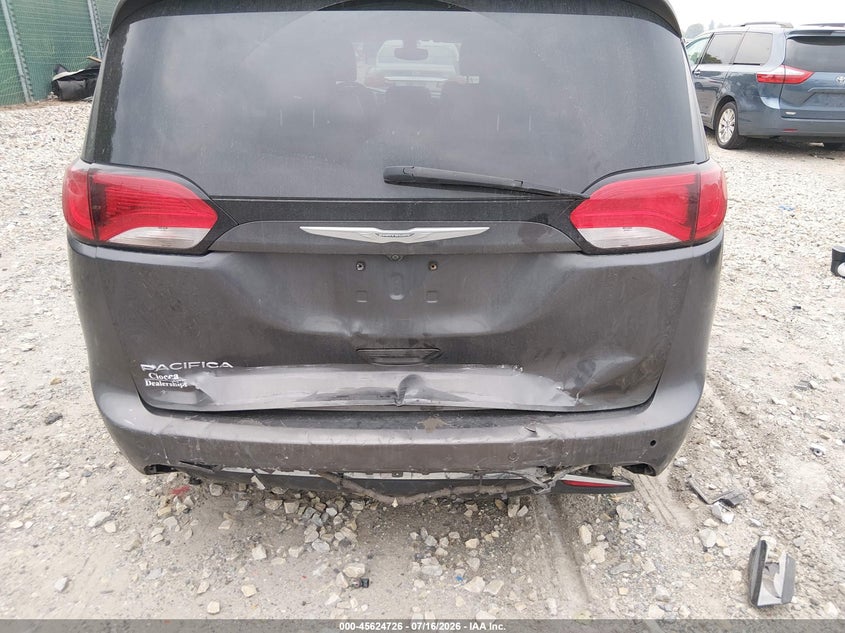 2017 CHRYSLER PACIFICA auction photo 6
