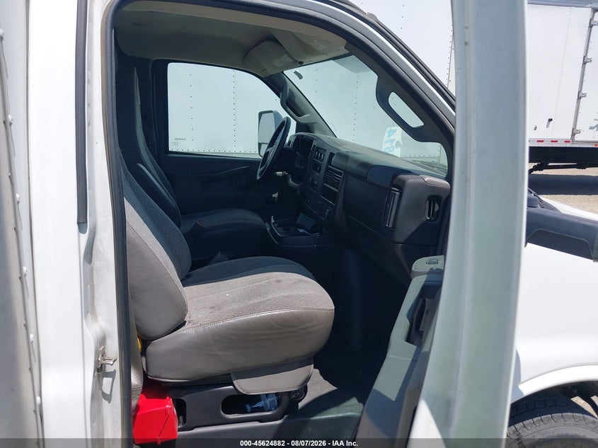 2016 GMC SAVANA CUTAWAY auction photo 5