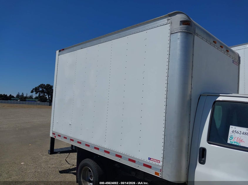 2016 GMC SAVANA CUTAWAY auction photo 6