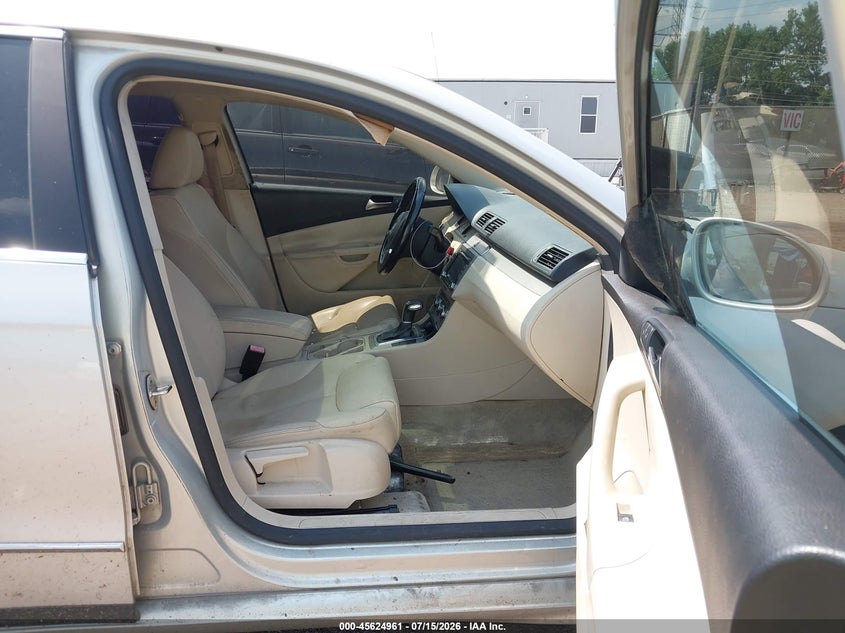 2010 Volkswagen Passat Komfort VIN: WVWJK7AN6AE068292 Lot: 45624961
