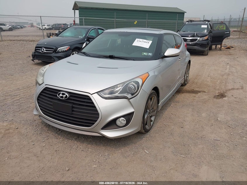 2013 HYUNDAI VELOSTER auction photo 2