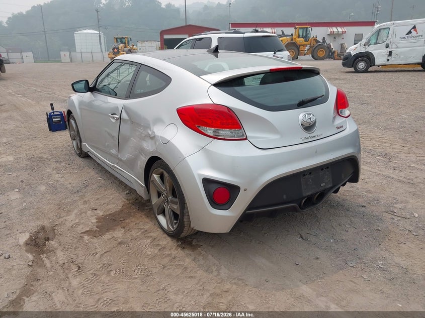 2013 HYUNDAI VELOSTER auction photo 3